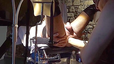 Crossdresser Fisting